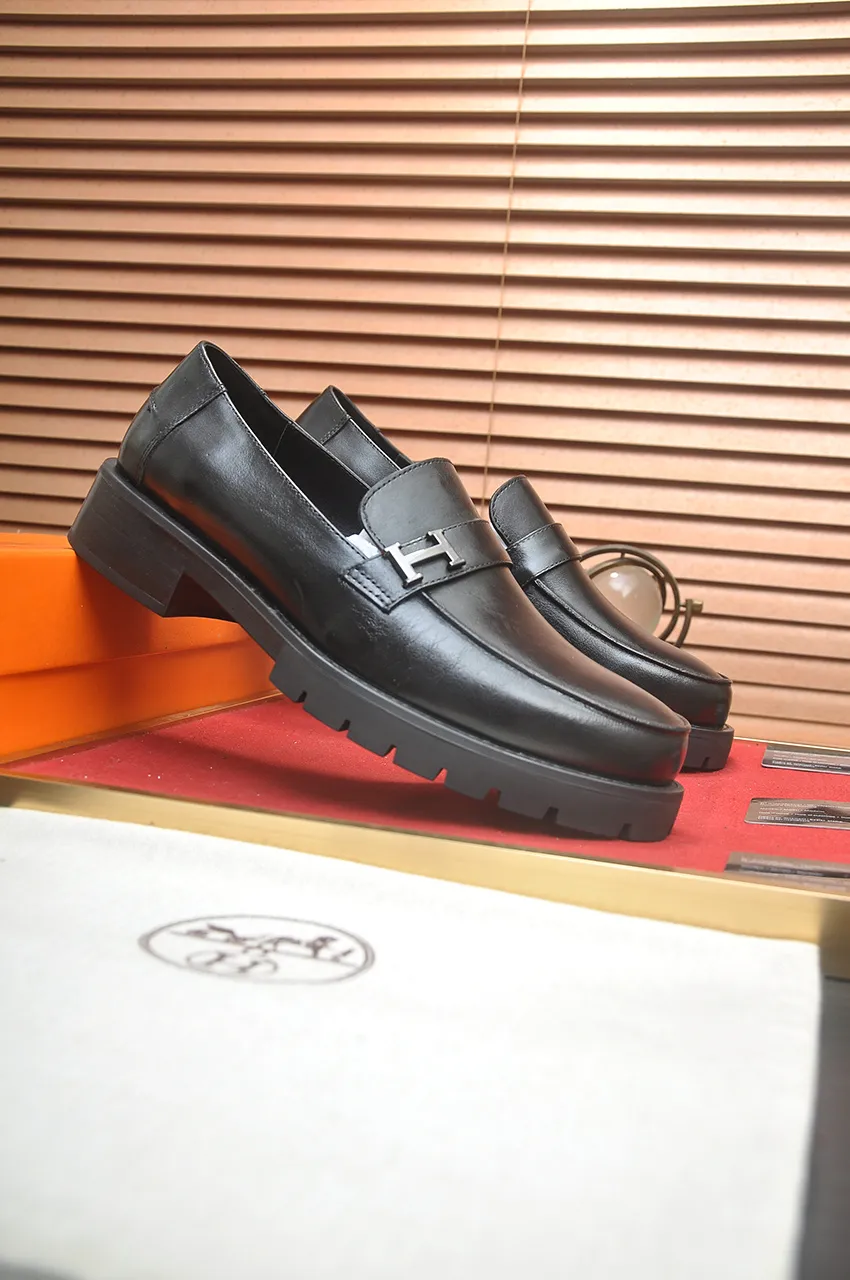 Factory price 500💶[HERMES] (cowhide lining)🍀Italian top luxury🍀He does not pursue novel styles and gorgeous colors, but attracts the favor of successful men with his flawless, elegant and classic style. Formal leather shoes This very comfortable, simple and stable style allows you to easily match any style! The pattern is absolutely 1:1 refined from the original case, and we strive for excellence in materials, imported cowhide + cowhide lining💪💪💪extraordinary texture👍! Code number: 38-45 (45 customized)
